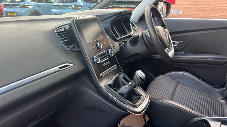 Renault Scenic 1.2 TCE Dynamique Nav 5dr Petrol Estate